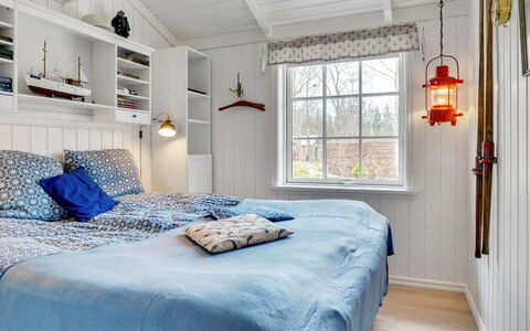 Fido - 300M from the Sea: Chambre, Lit, Design Intérieur, Bois, Meubles, Plafond, Literie, Drap De Lit, Linge, Pièce