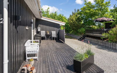 Tiina - 1Km from the Sea