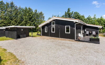 Tiina - 1Km from the Sea