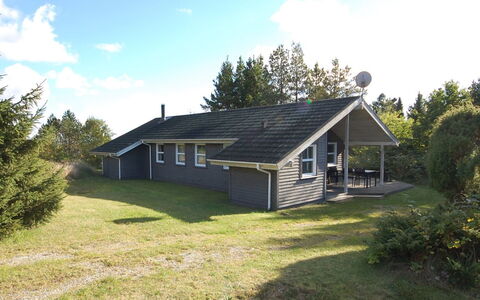 Jaakob - 4Km from the Sea: Toit, Maison, Chalet, Domicile, Biens, Ferme, Siding, Porche, Batiments Jardin