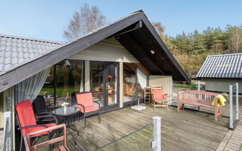 Tenho - 4.4Km from the Sea: Maison, Domicile, Toit, Chalet, Arbuste, Siding, Porte, Jardin, Ferme