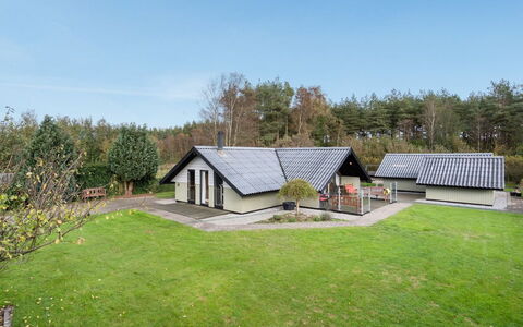 Tenho - 4.4Km from the Sea: Maison, Domicile, Toit, Chalet, Arbuste, Siding, Porte, Jardin, Ferme