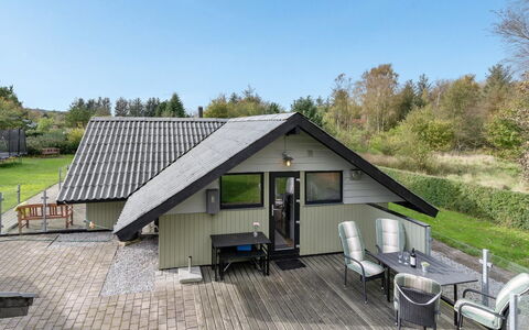 Tenho - 4.4Km from the Sea: Maison, Domicile, Toit, Chalet, Arbuste, Siding, Porte, Jardin, Ferme