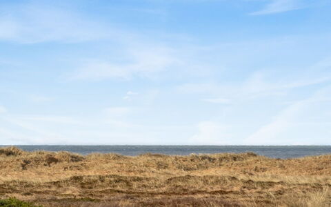 Zaharinka - 300M from the Sea: Domicile, Zone Résidentielle, Maison, Chalet, Toit, Lot Terre, Siding, Jardin, Biens, Pelouse