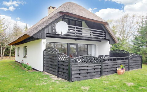 Rigitte - 1.5Km from the Sea: Herbe, Arbuste, Maison, Jardin, Domicile, Chalet, Lot Terre, Pelouse, Couverture De Sol