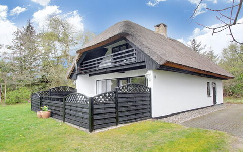 Rigitte - 1.5Km from the Sea: Herbe, Arbuste, Maison, Jardin, Domicile, Chalet, Lot Terre, Pelouse, Couverture De Sol