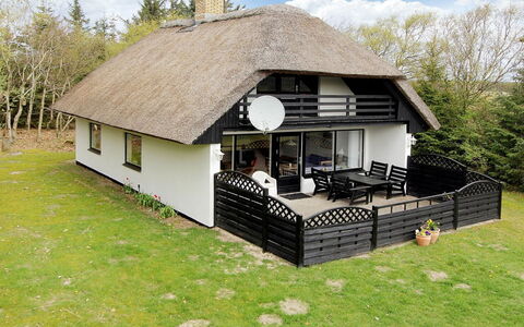 Rigitte - 1.5Km from the Sea: Herbe, Arbuste, Maison, Jardin, Domicile, Chalet, Lot Terre, Pelouse, Couverture De Sol
