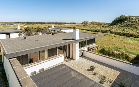 Ingomar - 300M from the Sea: Architecture, Toit, Domicile, Composite, Daylighting, Siding, Allée