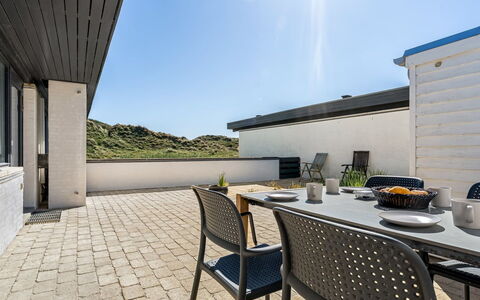 Ingomar - 300M from the Sea: Architecture, Toit, Domicile, Composite, Daylighting, Siding, Allée