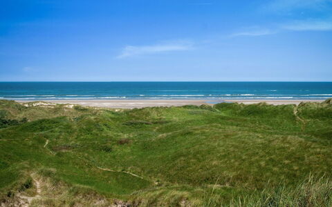 Ingomar - 300M from the Sea: Ciel, Bleu, Vert, Horizon, Écorégion, Prairie, Côte, Été, Mer, Nuage