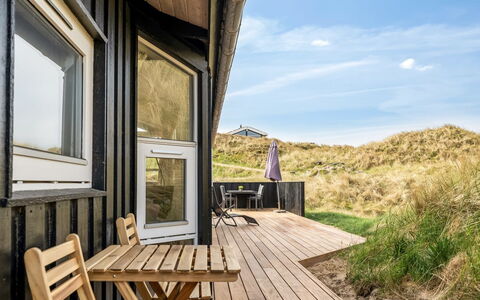 Nielsigne - 400M from the Sea: Maison, Domicile, Toit, Chalet, Arbuste, Siding, Porte, Jardin, Ferme