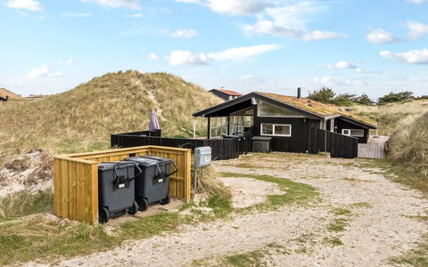 Nielsigne - 400M from the Sea: Maison, Domicile, Toit, Chalet, Arbuste, Siding, Porte, Jardin, Ferme