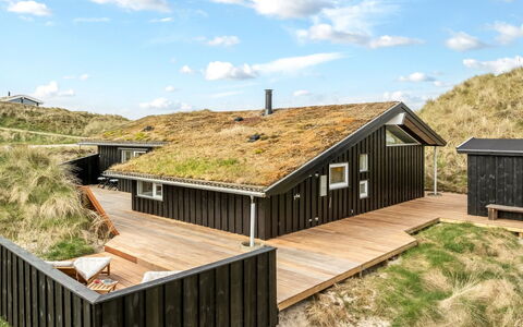 Nielsigne - 400M from the Sea: Maison, Domicile, Toit, Chalet, Arbuste, Siding, Porte, Jardin, Ferme