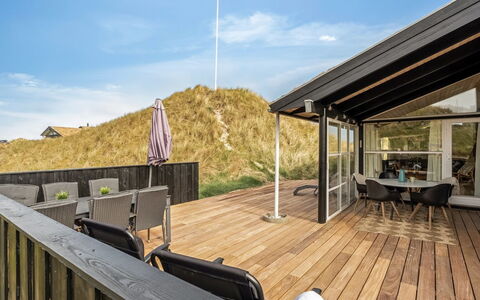Nielsigne - 400M from the Sea: Toit, Maison, Domicile, Chalet, Siding, Biens, Allée, Batiments Jardin, Cour, Cabanon