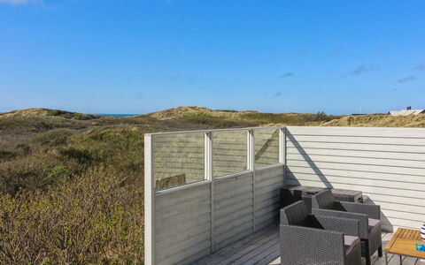 Emiline - 250M from the Sea: Bois, Domicile, Porche, Plate-Forme, Dur, Toit, Tache De Bois, Parquet, Eco Hôtel