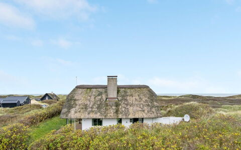 Emiline - 250M from the Sea: Bois, Domicile, Porche, Plate-Forme, Dur, Toit, Tache De Bois, Parquet, Eco Hôtel