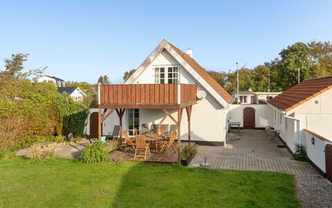 Hethin - 100M from the Sea: Herbe, Maison, Toit, Domicile, Chalet, Arbuste, Lot Terre, Zone Rurale, Ferme, Couverture De Sol