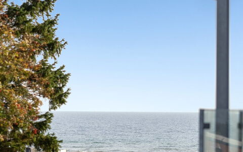 Hethin - 100M from the Sea: Herbe, Maison, Toit, Domicile, Chalet, Arbuste, Lot Terre, Zone Rurale, Ferme, Couverture De Sol