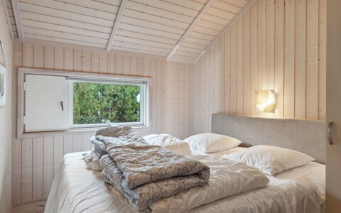 Hane - 150M from the Sea: Architecture, Toit, Domicile, Composite, Daylighting, Siding, Allée
