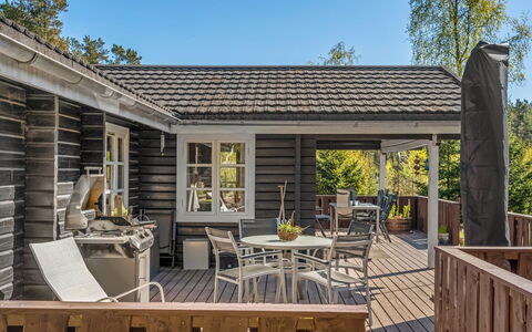 Uuno - 1.2Km from the Sea: Bois, Domicile, Chalet, Toit, Porche, Maison, Plate-Forme, Mobilier De Jardin, Porte, Siding
