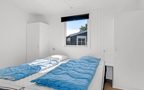 Edel - 650M from the Sea: Chambre, Siding, Planche, Literie, Daylighting, Lit, Gelé