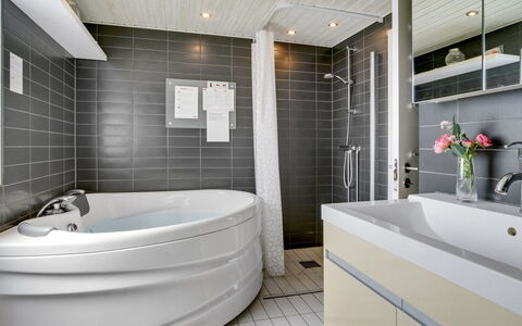 Edel - 650M from the Sea: Sol, Luminaire Plomberie, Design Intérieur, Salle De Bains, Sol, Évier, Lavabo, Robinet, Plomberie, Armoire De Toilette