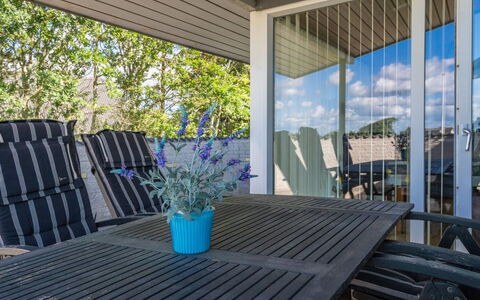 Anselma - 800M to the Fjord: Bleu, Arbuste, Chalet, Couverture De Sol, Jardin, Biens, Ombre, Aménagement Paysager, Ferme, Eco Hôtel