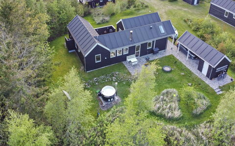 Eireen - 600M to the Fjord: Zone Résidentielle, Toit, Banlieue, Allée, Biens, Cheminée