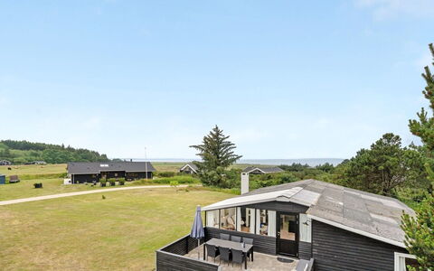 Githa - 100M to the Fjord: Bleu, Arbuste, Chalet, Couverture De Sol, Jardin, Biens, Ombre, Aménagement Paysager, Ferme, Eco Hôtel