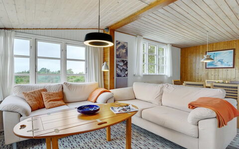 Githa - 100M to the Fjord: Bleu, Arbuste, Chalet, Couverture De Sol, Jardin, Biens, Ombre, Aménagement Paysager, Ferme, Eco Hôtel