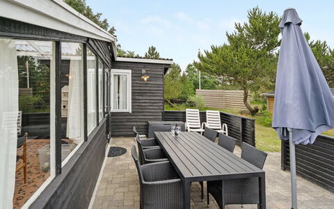 Githa - 100M to the Fjord: Bleu, Arbuste, Chalet, Couverture De Sol, Jardin, Biens, Ombre, Aménagement Paysager, Ferme, Eco Hôtel