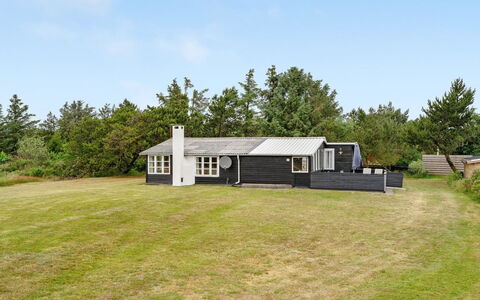 Githa - 100M to the Fjord: Bleu, Arbuste, Chalet, Couverture De Sol, Jardin, Biens, Ombre, Aménagement Paysager, Ferme, Eco Hôtel