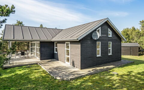 Anethe - 100M to the Fjord: Toit, Maison, Domicile, Chalet, Siding, Ferme, Biens, Pelouse, Jardin, Cour