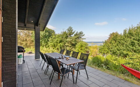 Andri - 600M to the Fjord: Bois, Toit, Maison, Chalet, Porte, Domicile, Siding, Lot Terre, Batiments Jardin, Cabanon