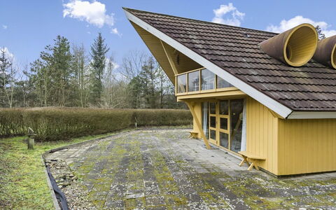 Tally - 800M to the Fjord: Bleu, Arbuste, Chalet, Couverture De Sol, Jardin, Biens, Ombre, Aménagement Paysager, Ferme, Eco Hôtel