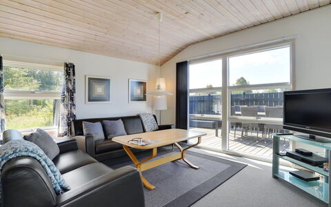 Ordan - 800M from the Sea: Toit, Maison, Lot Terre, Domicile, Chalet, Biens, Batiments Jardin, Ombre, Cabane En Rondins, Aménagement Paysager
