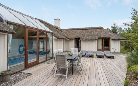 Waldar - 900M from the Sea: Bleu, Arbuste, Chalet, Couverture De Sol, Jardin, Biens, Ombre, Aménagement Paysager, Ferme, Eco Hôtel
