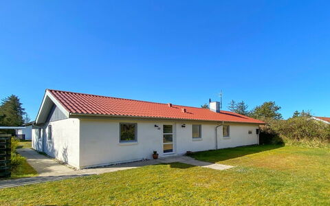 Justine - 600M from the Sea: Bleu, Arbuste, Chalet, Couverture De Sol, Jardin, Biens, Ombre, Aménagement Paysager, Ferme, Eco Hôtel