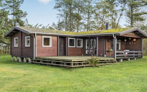 Artur - 1.5Km from the Sea: Bleu, Arbuste, Chalet, Couverture De Sol, Jardin, Biens, Ombre, Aménagement Paysager, Ferme, Eco Hôtel