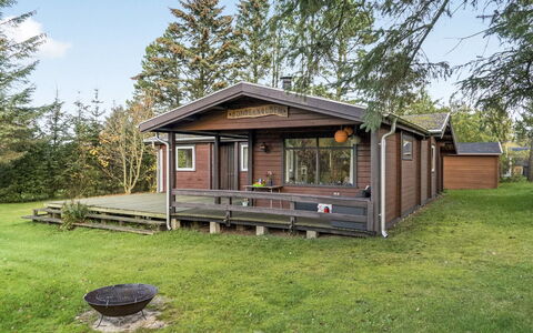 Artur - 1.5Km from the Sea: Bleu, Arbuste, Chalet, Couverture De Sol, Jardin, Biens, Ombre, Aménagement Paysager, Ferme, Eco Hôtel