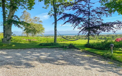 Nella - 1.2Km from the Sea: Chalet, Domicile, Maison, Toit, Porche, Biens, Siding, Batiments Jardin, Ferme, Cour
