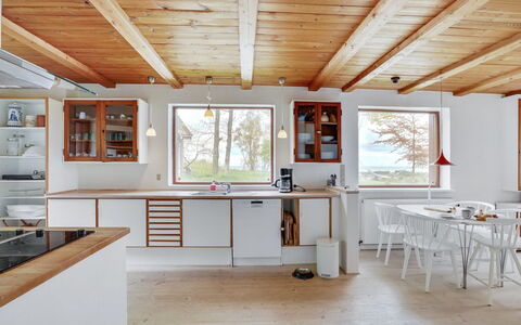 Nella - 1.2Km from the Sea: Cuisine, Sol, Design Intérieur, Bois, Plafond, Comptoir, Sol, Meubles, Luminaire, Pièce