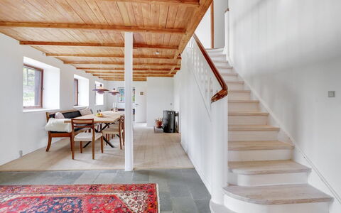 Nella - 1.2Km from the Sea: Sol, Sol, Bois, Parquet, Design Intérieur, Plafond, Porte, Domicile, Dur, Revêtement De Sol Stratifié