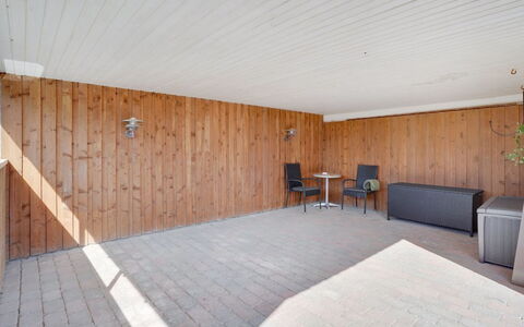 Bitta - 500M from the Sea: Meubles, Design Intérieur, Chaise, Sol, Table, Recours, Sol, Plafond, Pièce, Eco Hôtel