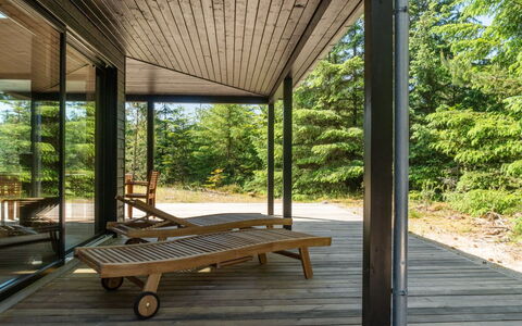 Gunnor - 1.3Km from the Sea: Meubles, Design Intérieur, Chaise, Sol, Table, Recours, Sol, Plafond, Pièce, Eco Hôtel