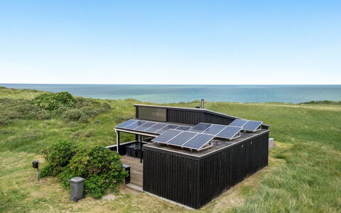 Mirjami - 95M from the Sea: Domicile, Zone Résidentielle, Maison, Chalet, Toit, Lot Terre, Siding, Jardin, Biens, Pelouse