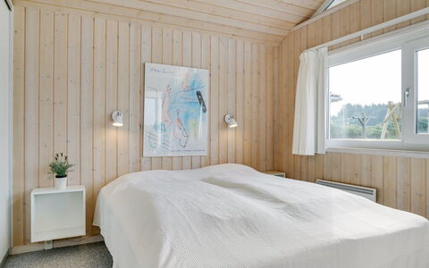 Iacobus - 400M from the Sea: Bois, Chambre, Plafond, Design Intérieur, Lit, Sol, Sol, Domicile, Literie, Drap De Lit