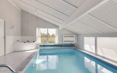 Serine - 800M from the Sea: Plafond, Sol, Design Intérieur, Sol, Composite, Meubles, Recours, Hôtel, Conception, Daylighting