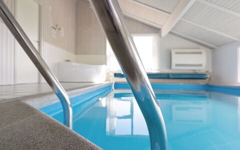Serine - 800M from the Sea: Plafond, Sol, Design Intérieur, Sol, Composite, Meubles, Recours, Hôtel, Conception, Daylighting