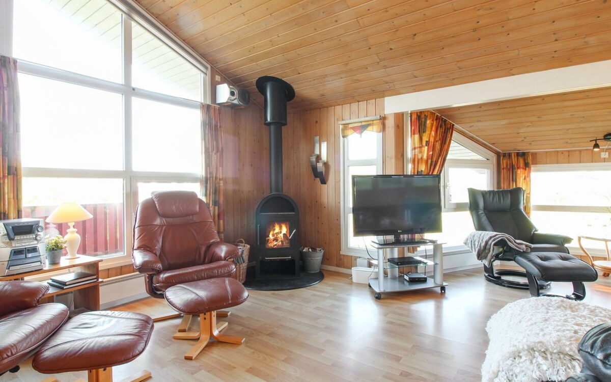 Diderik - 300M from the Sea